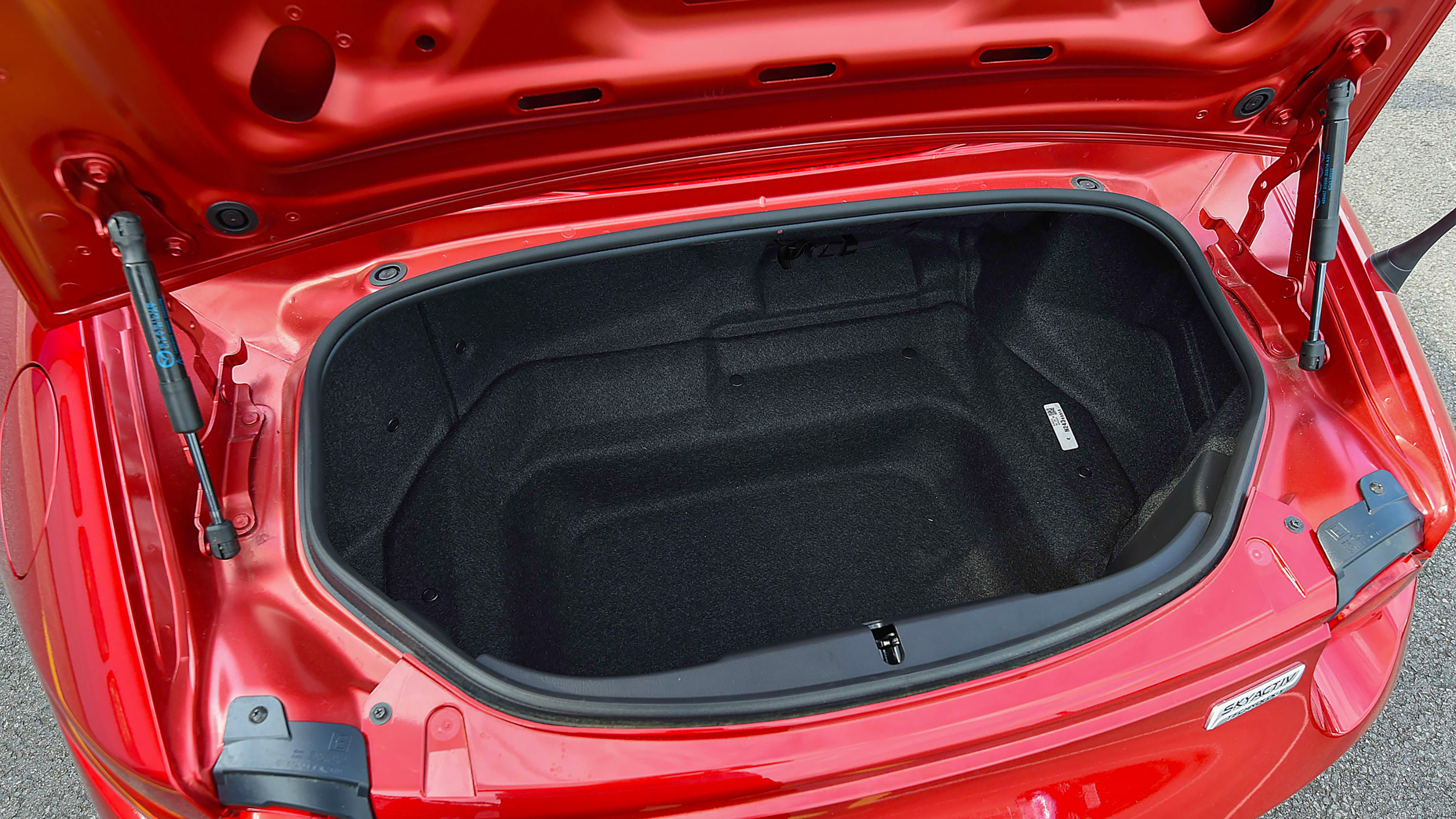 Mazda MX-5 - boot