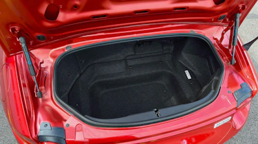 Mazda MX-5 - boot