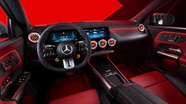 Mercedes-AMG GLA 35 facelift - dash