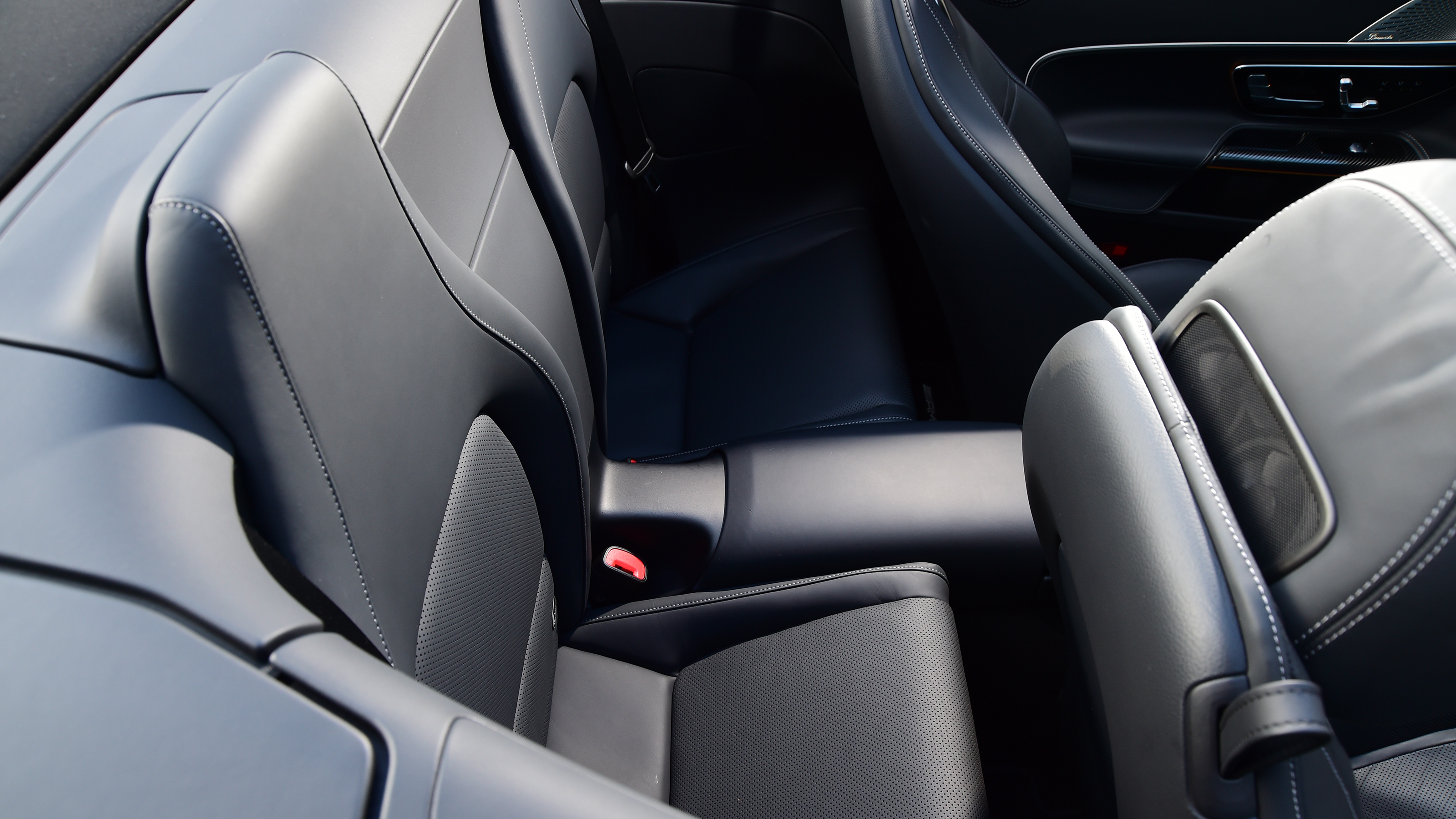 Mercedes-AMG SL 55 - rear seats