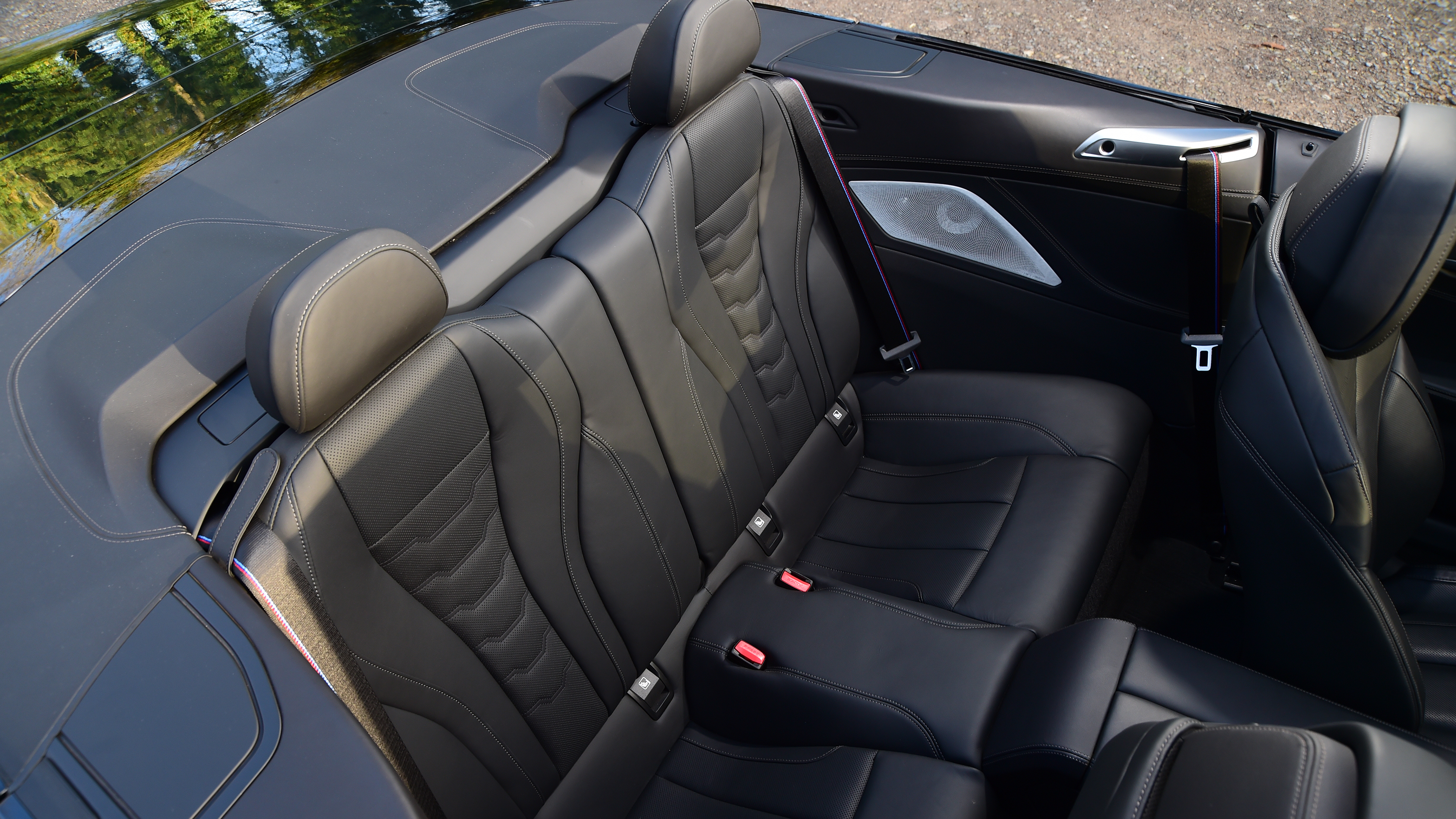 BMW M850i - rear seats