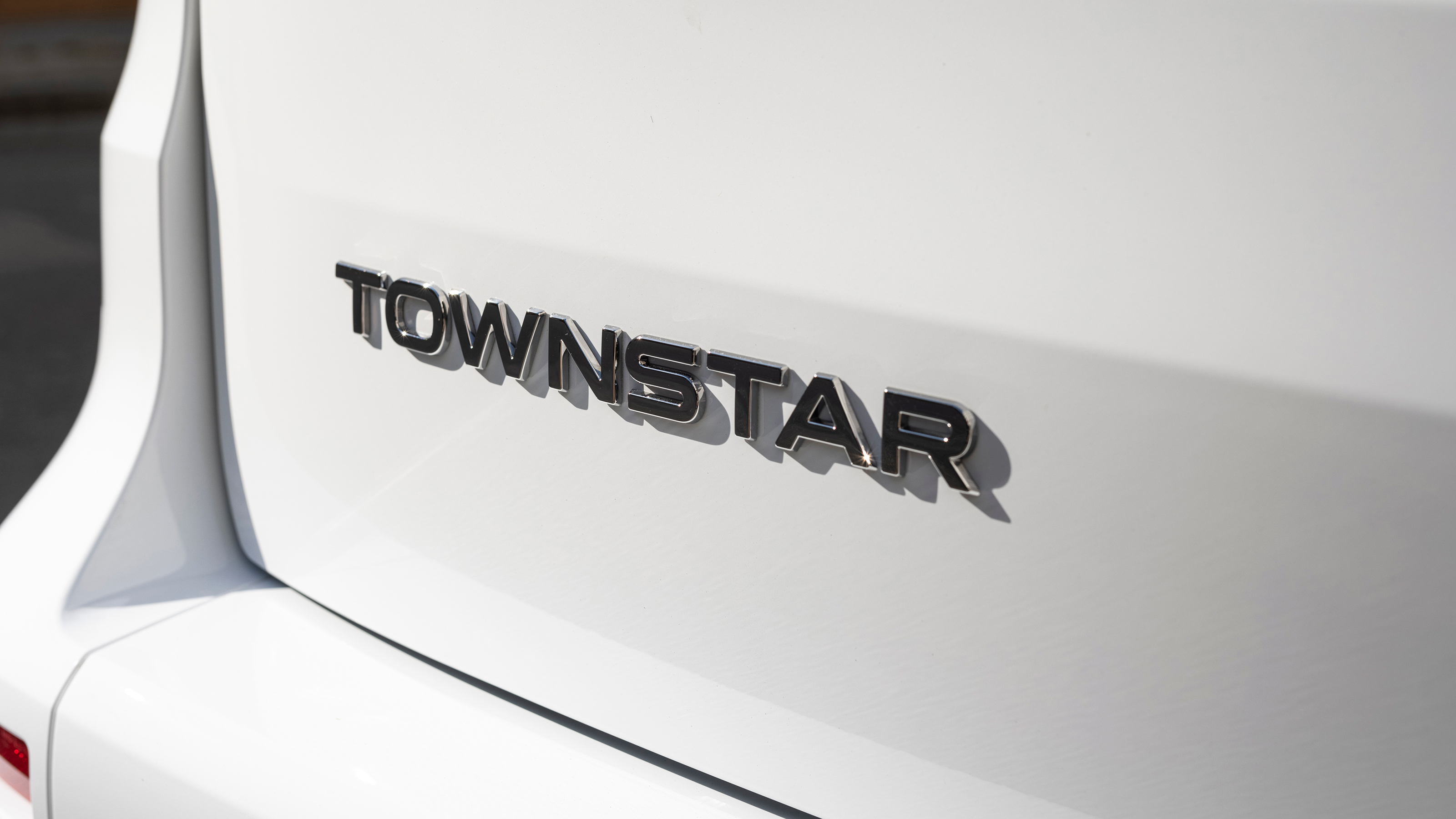 Nissan Townstar - 'Townstar' badge