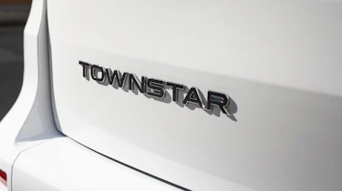 Nissan Townstar - 'Townstar' badge
