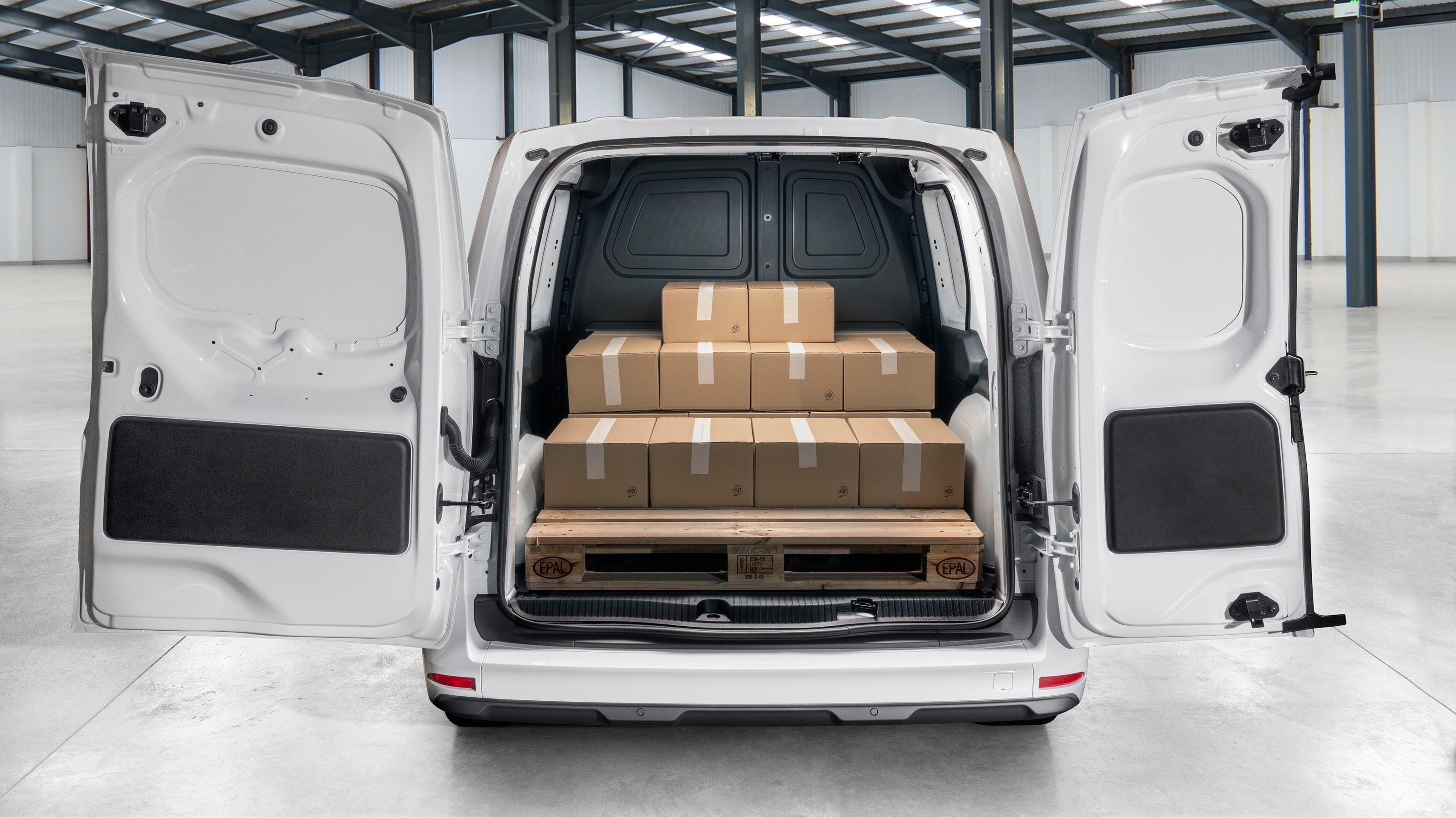 Nissan Townstar - cargo bay (full)