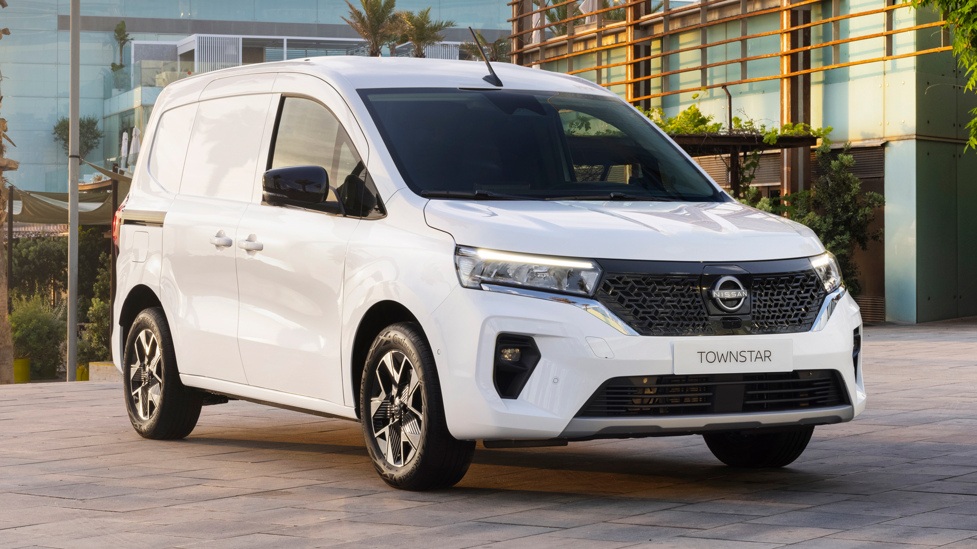 Nissan Townstar - front static