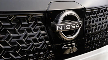 Nissan Townstar - front grille