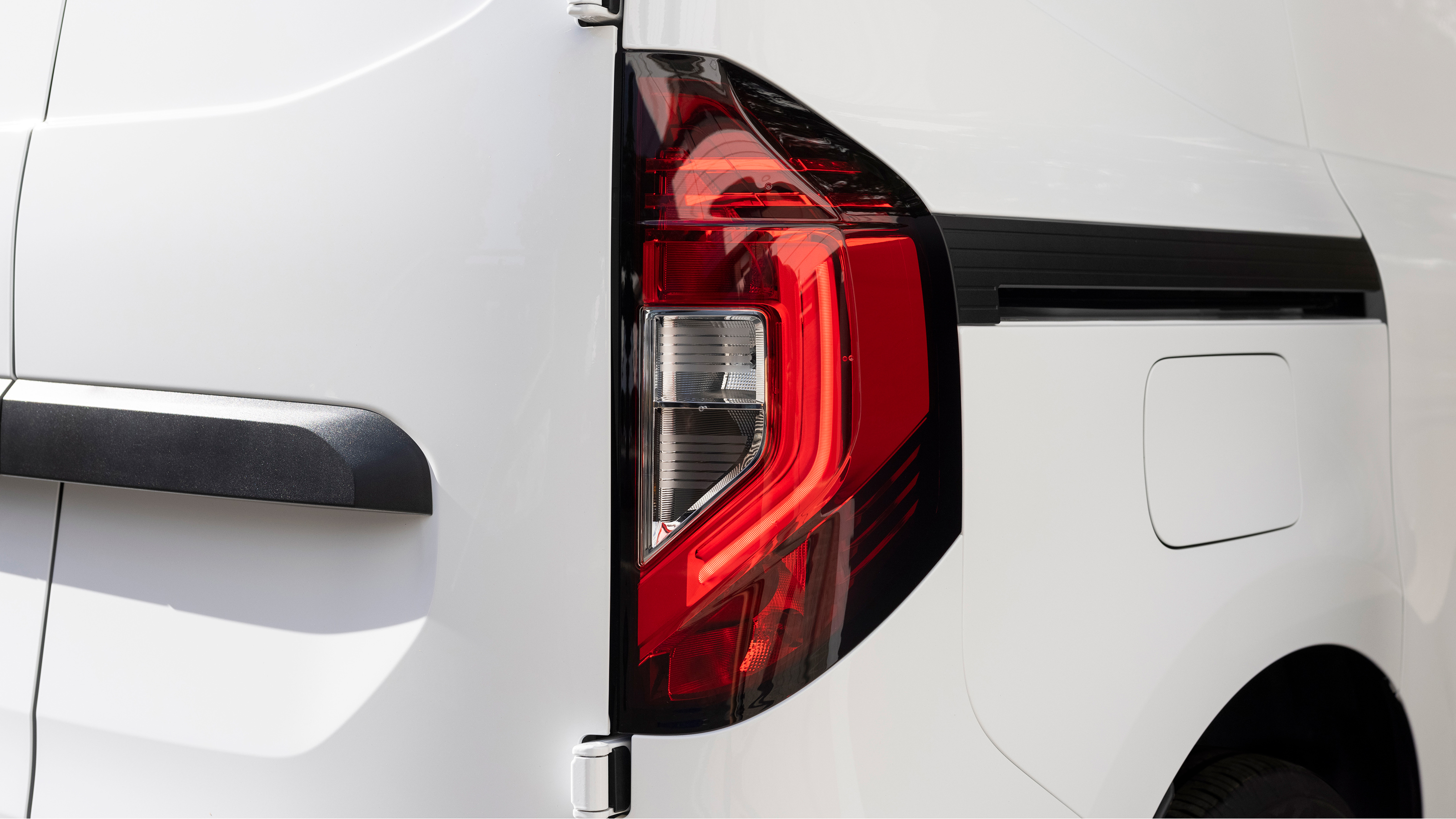 Nissan Townstar - tail light