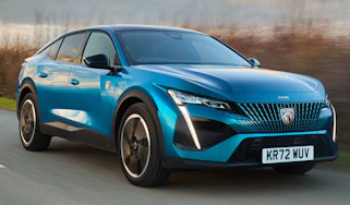 Peugeot 408 PHEV - front tracking