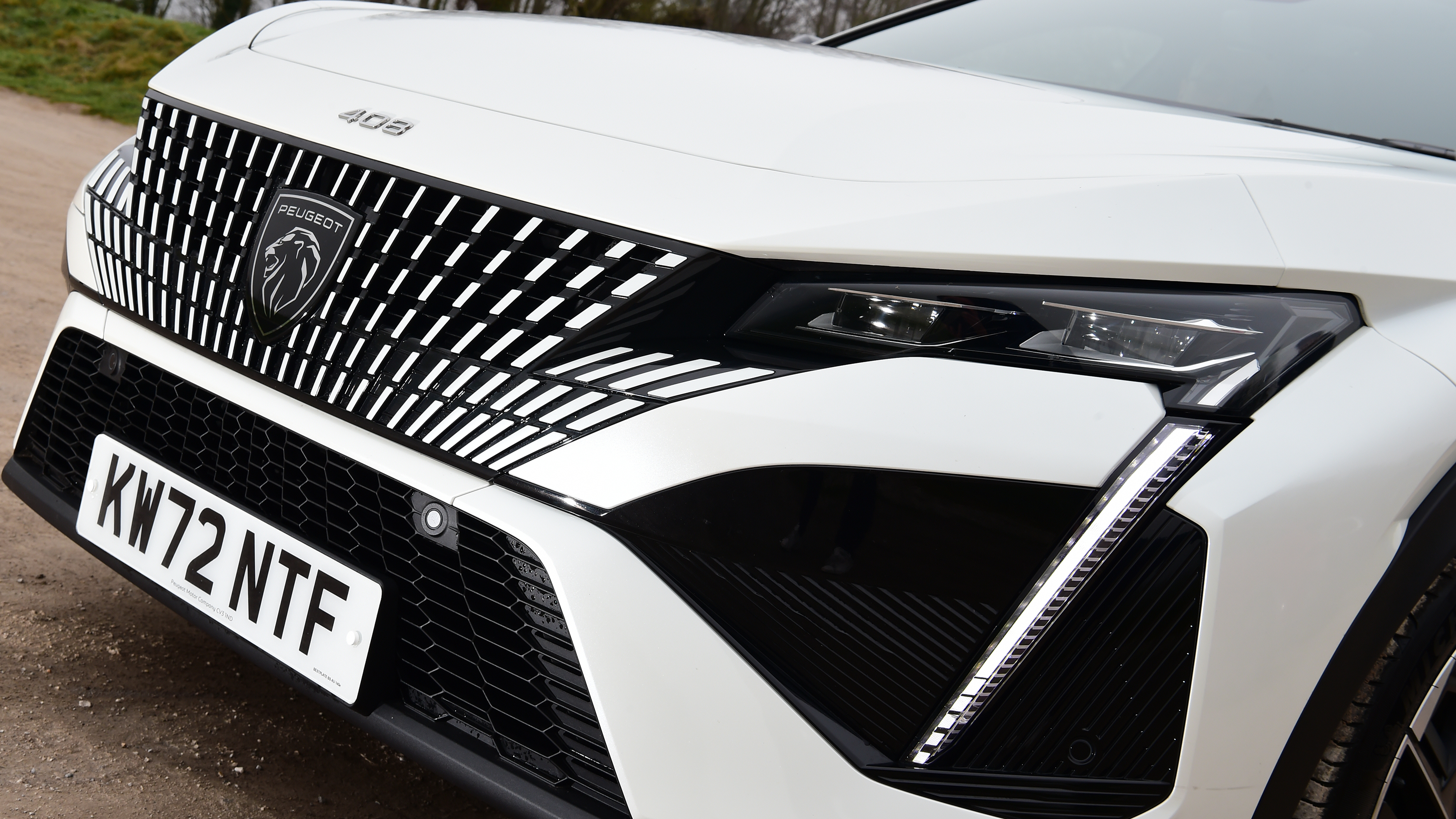Peugeot 408 - headlight