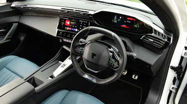Peugeot 408 - interior (driver's door view)