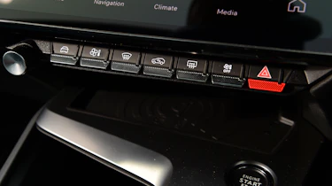 Peugeot 408 - switchgear