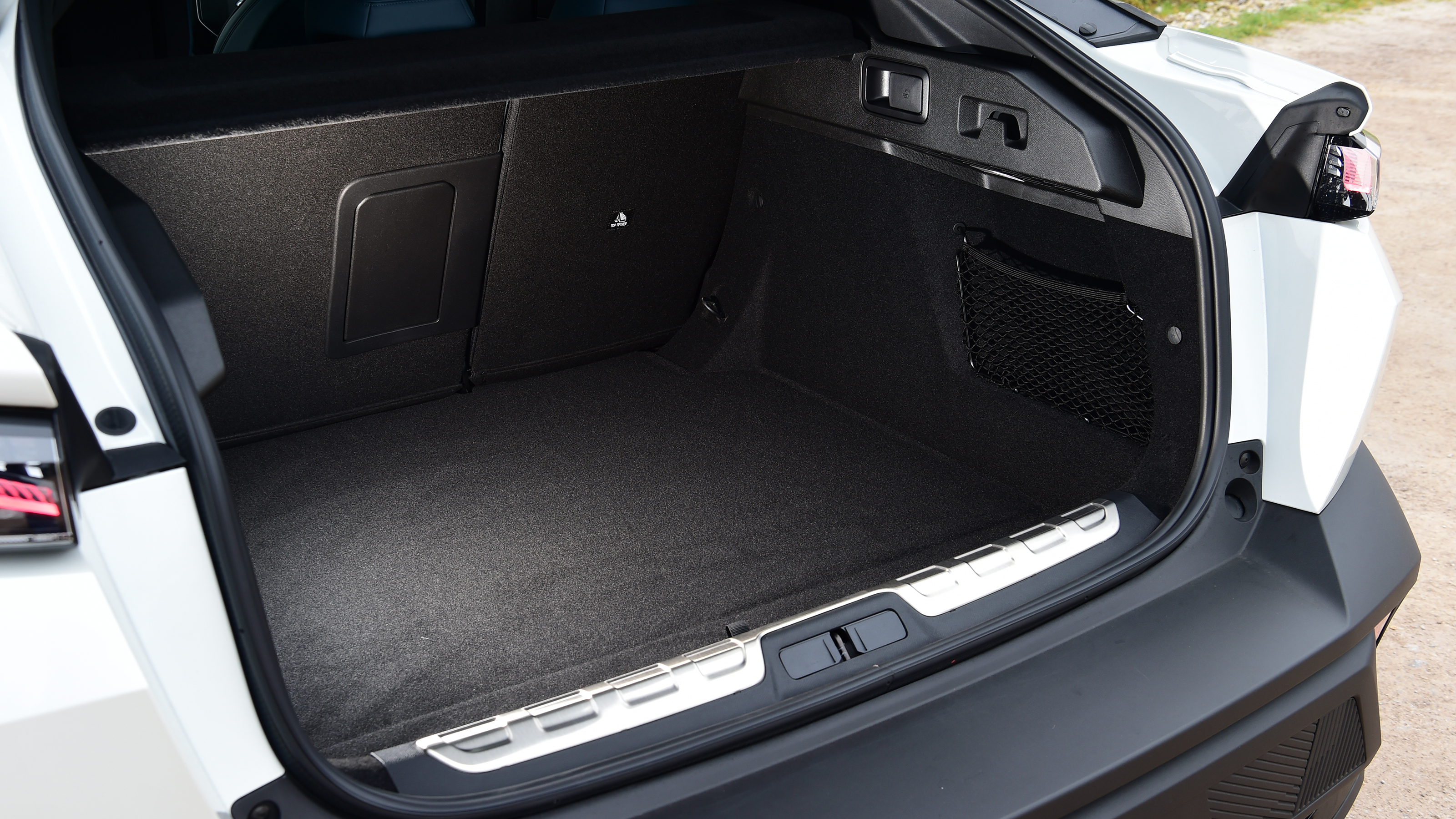 Peugeot 408 - boot