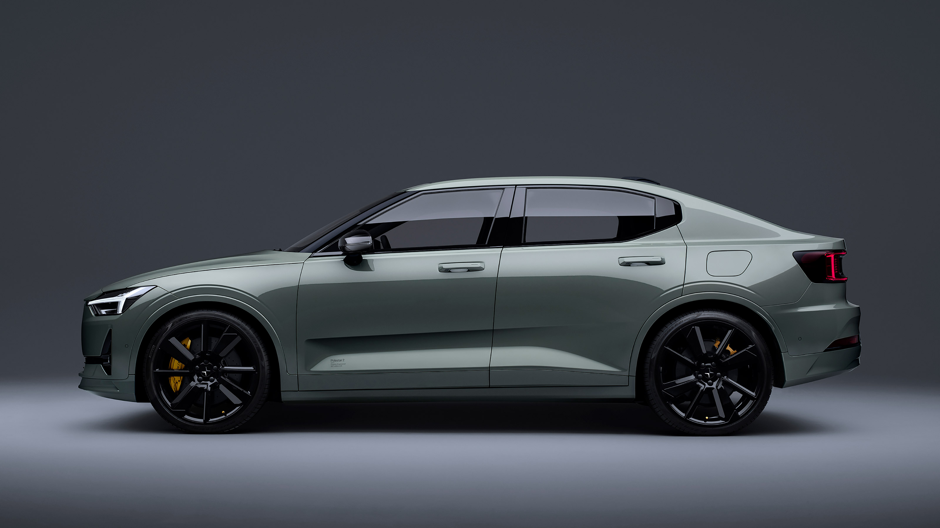 Polestar 2 BST edition 230 - side studio