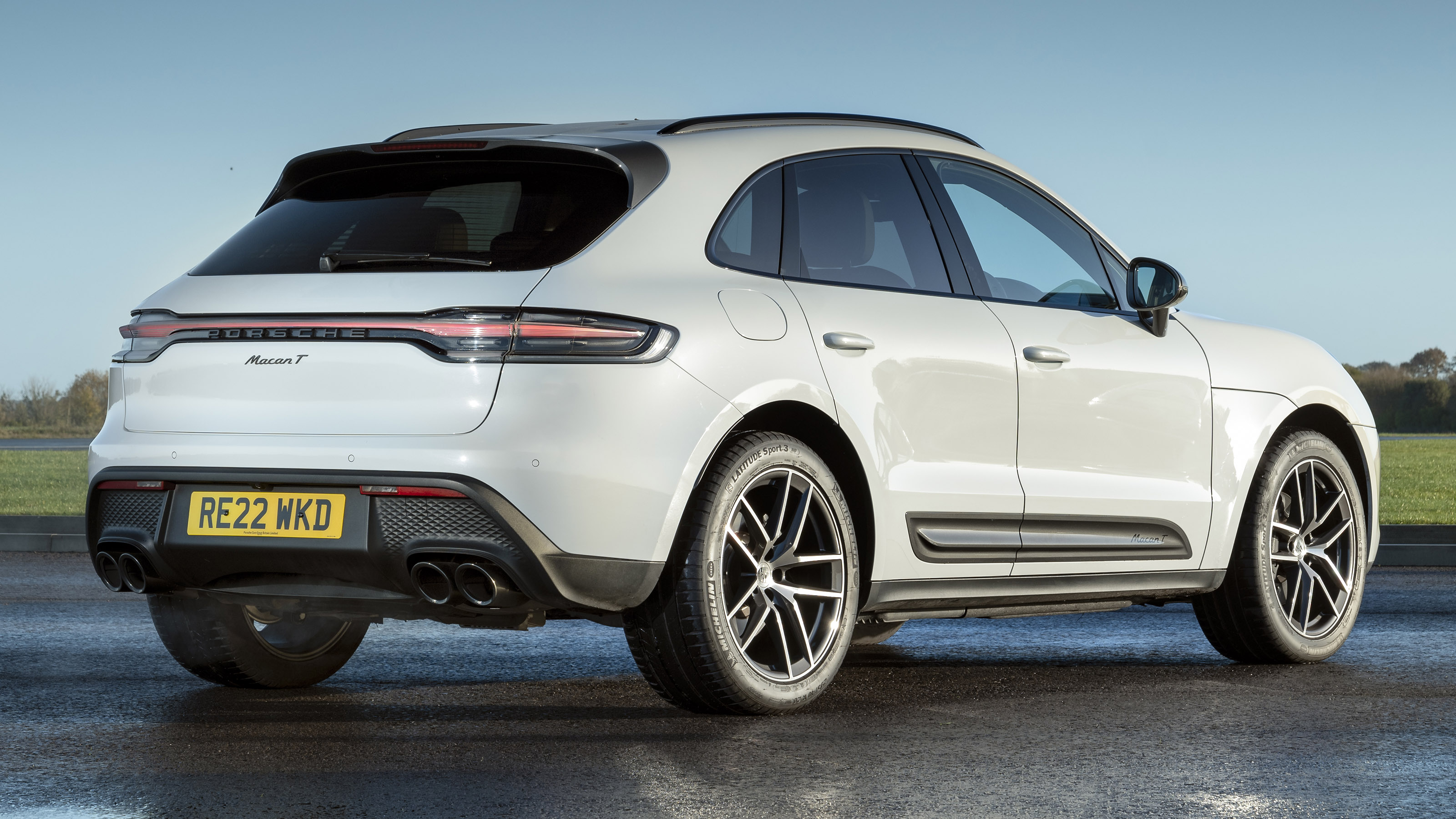 Porsche Macan T - rear static