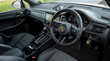 Porsche Macan T - interior