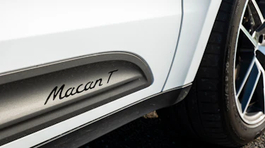 Porsche Macan T - Macan T badge