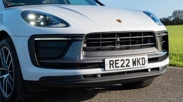 Porsche Macan T - front grille