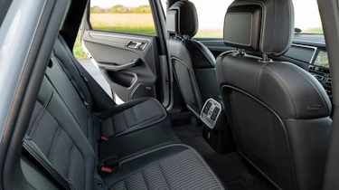 Porsche Macan T - rear seats