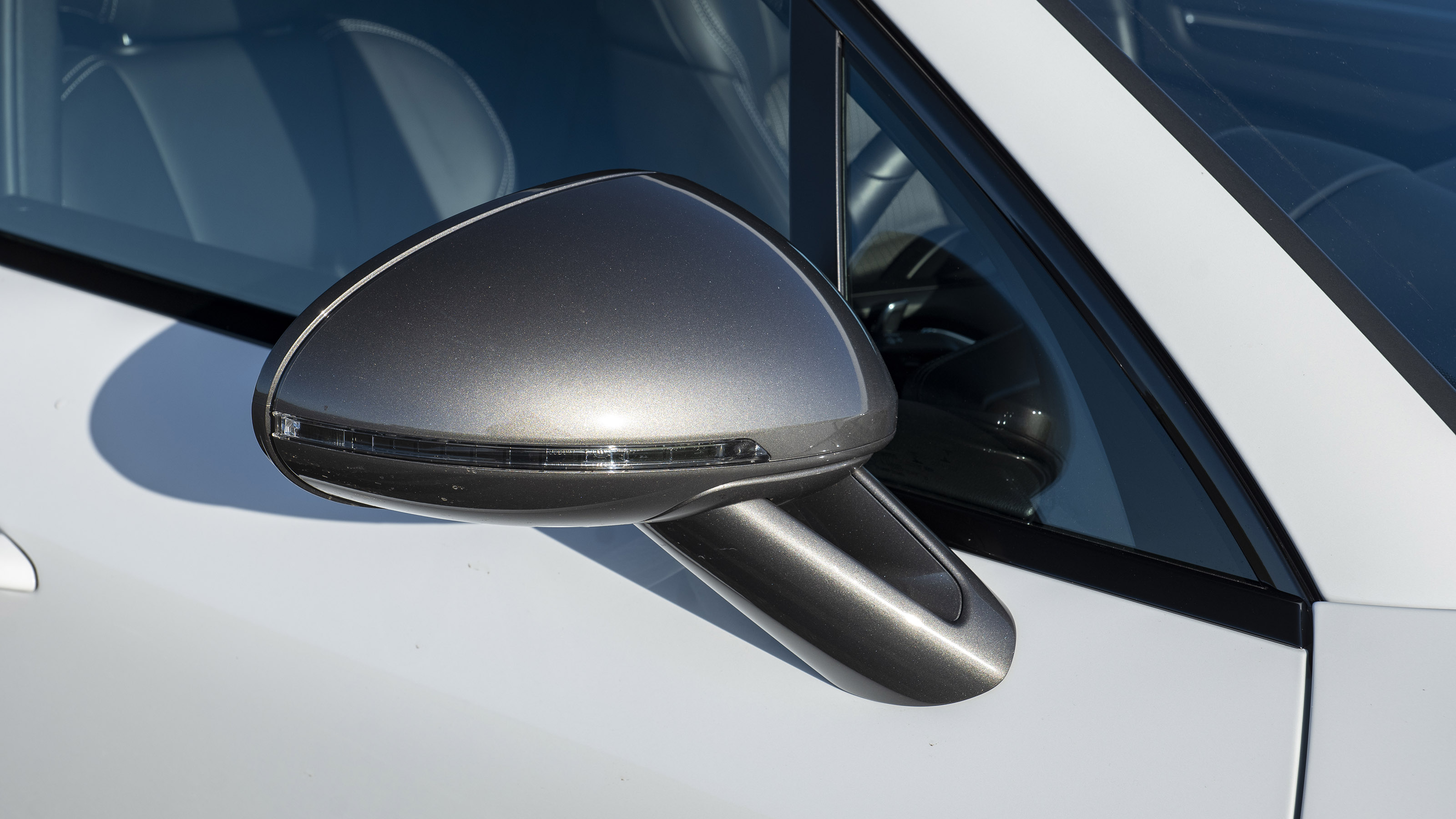 Porsche Macan T - side mirrors