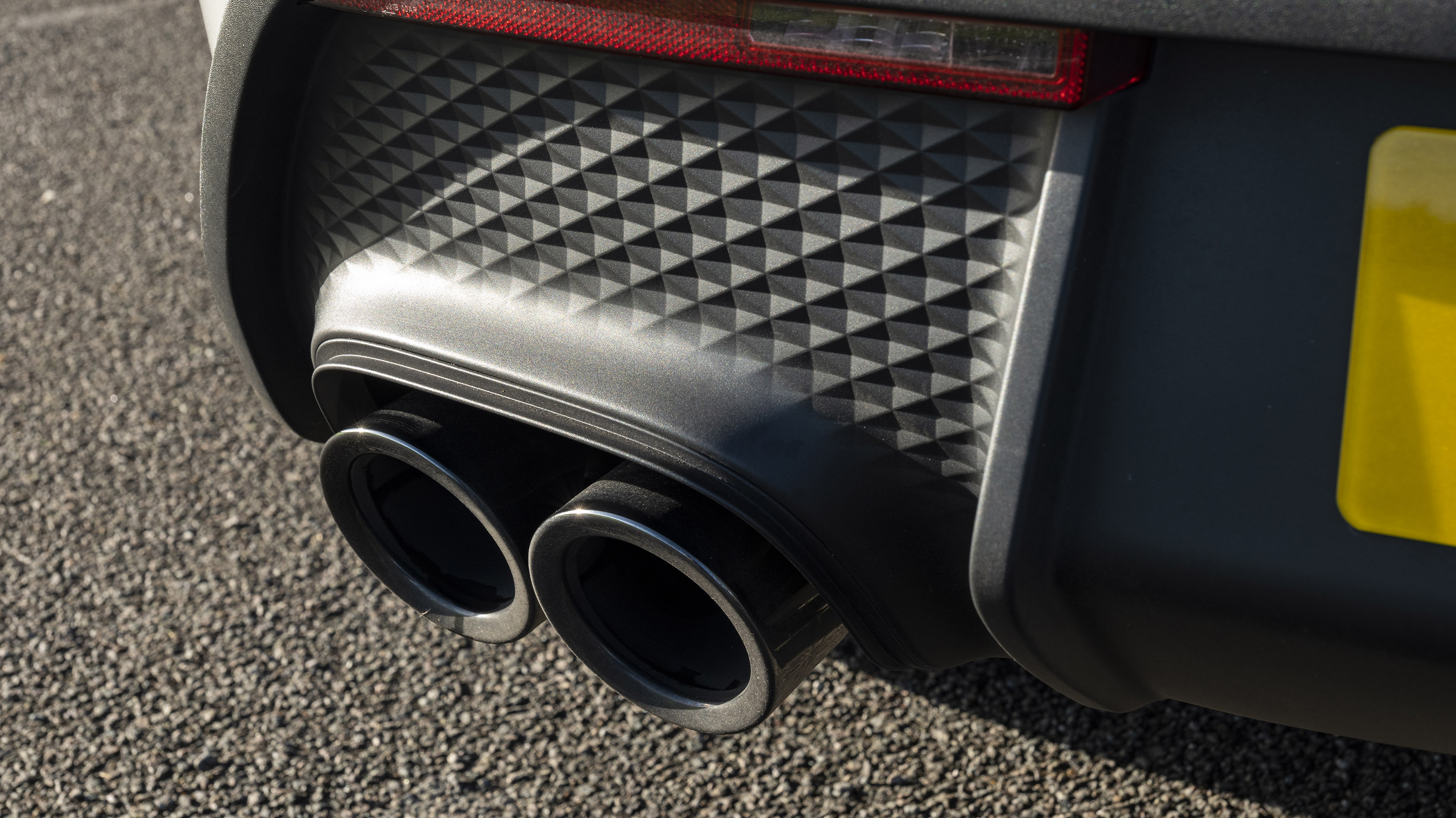 Porsche Macan T - exhaust