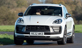 Porsche Macan T - front cornering