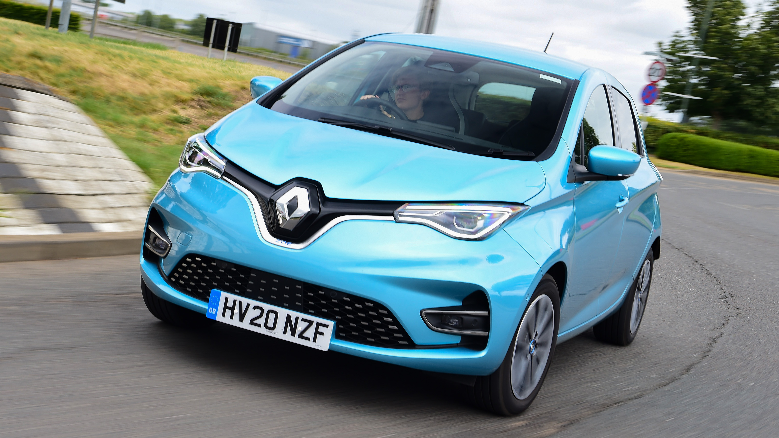 Renault ZOE - front cornering