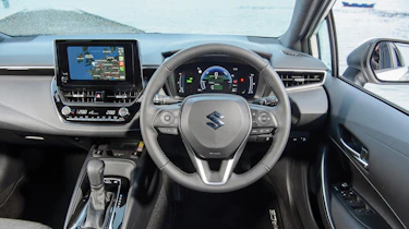 Suzuki Swace - interior