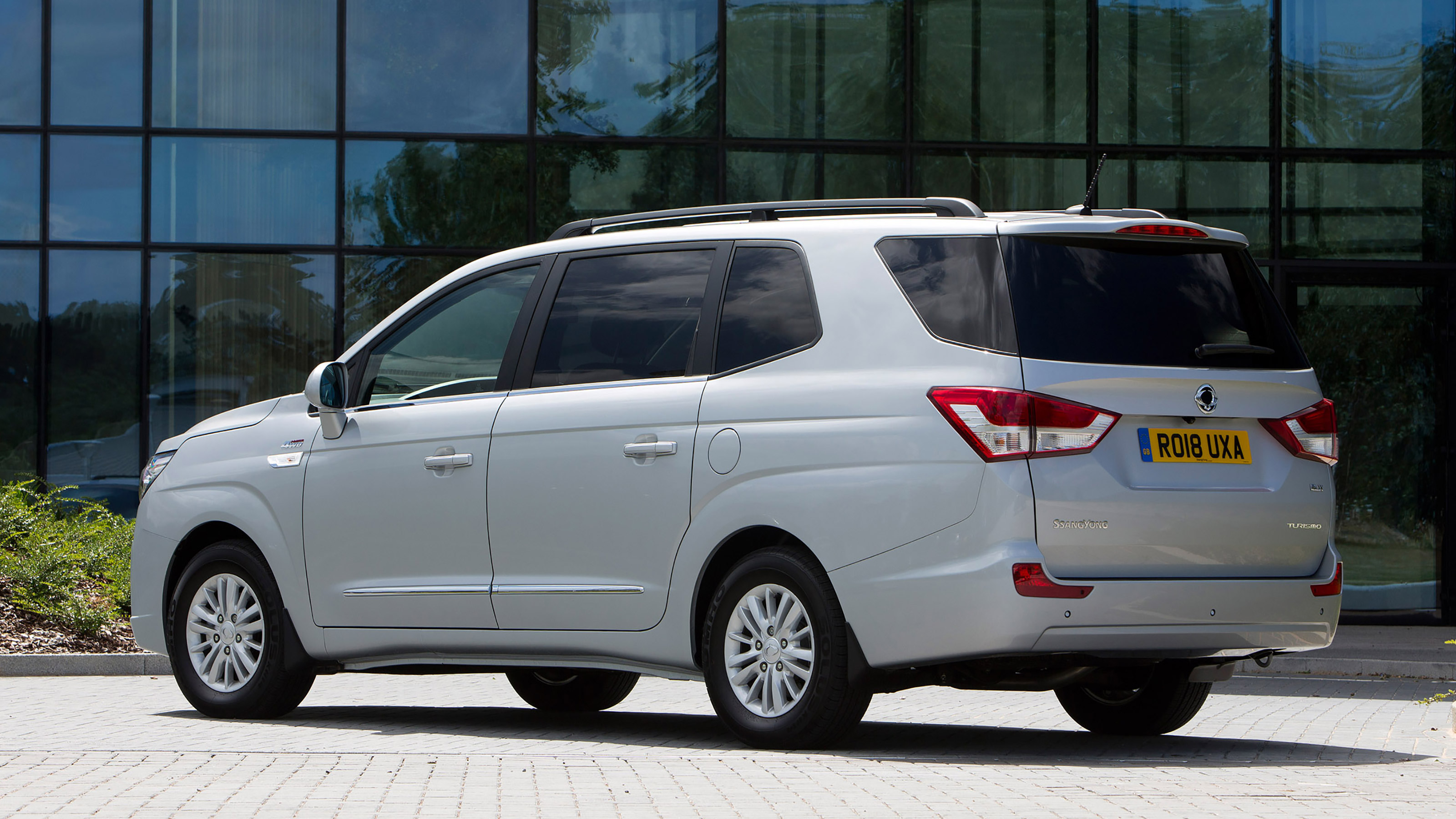 Used SsangYong Turismo - rear