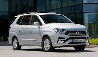 Used SsangYong Turismo - front