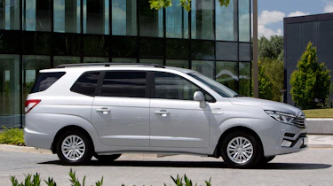 Used SsangYong Turismo - side
