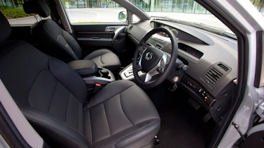 Used SsangYong Turismo - front seats