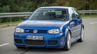 Volkswagen Golf R32 - front