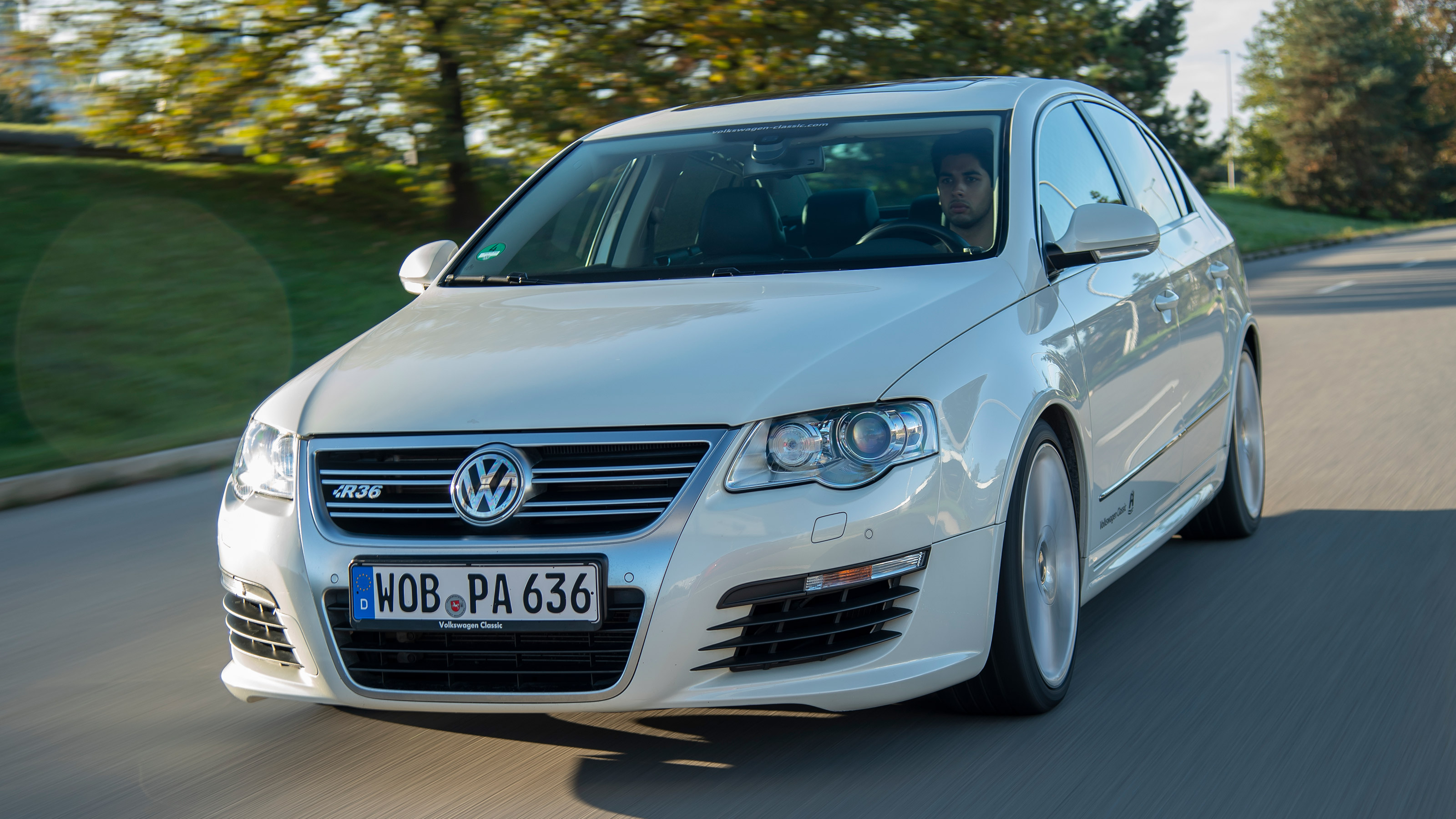 Volkswagen Passat R36 - front