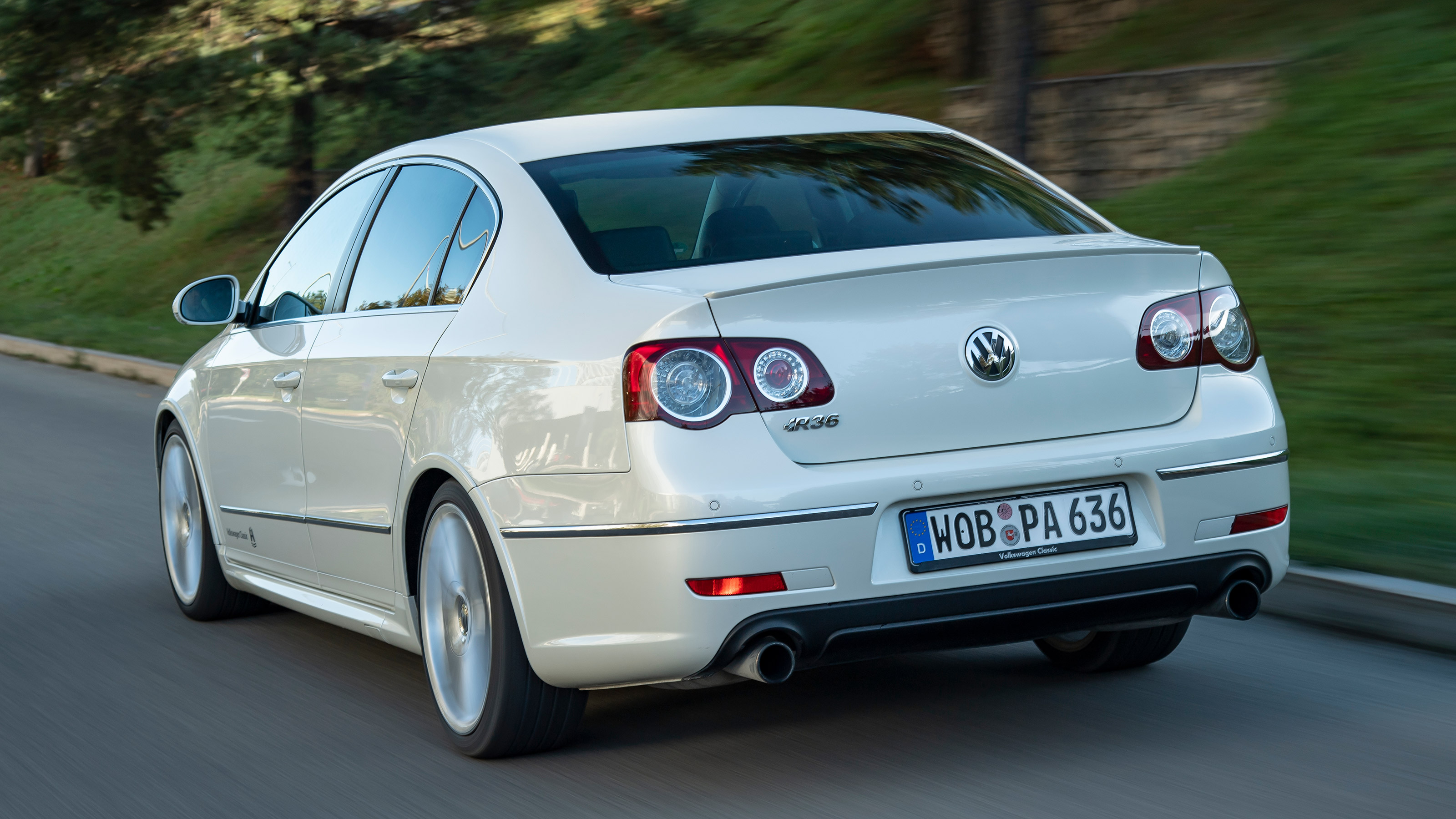 Volkswagen Passat R36 - rear