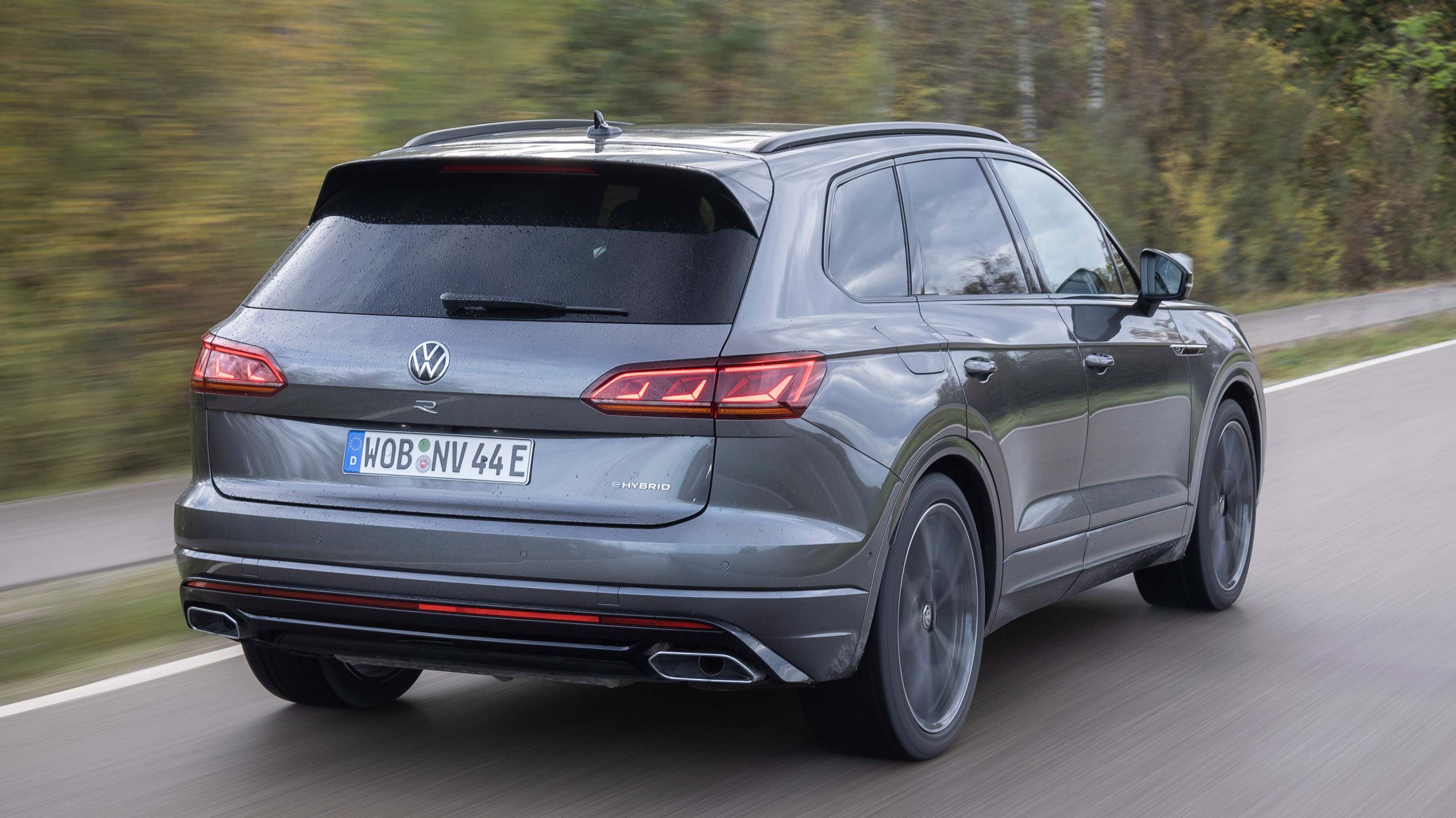 Volkswagen Touareg R - rear