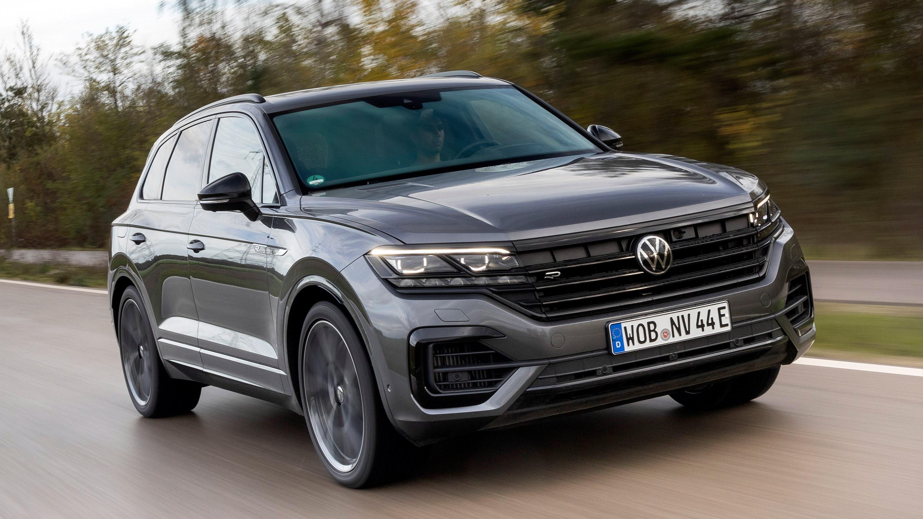 Volkswagen Touareg R - front
