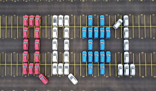 Nissan Qashqai - overhead view of multiple cars