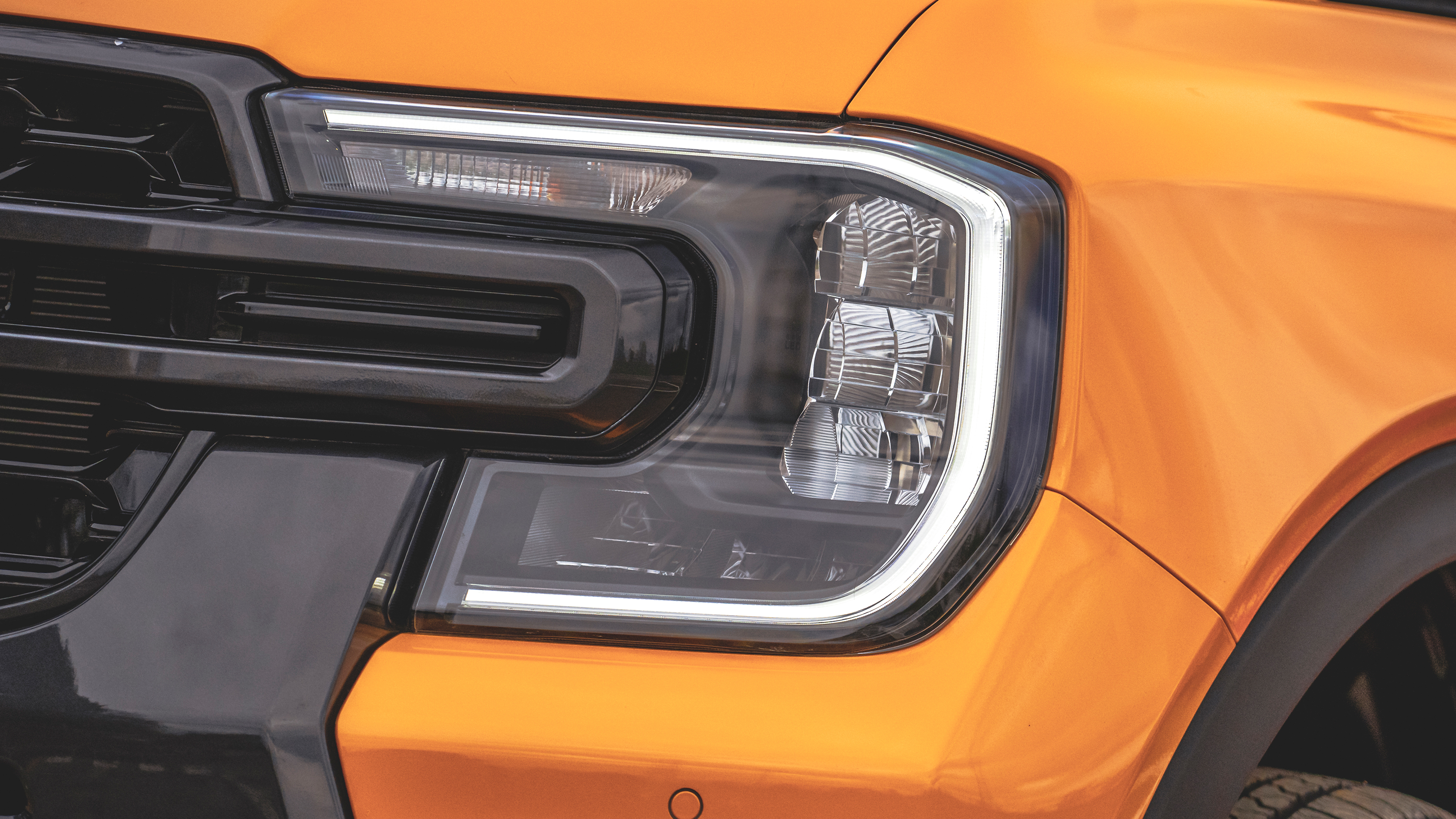 Ford Ranger Wildtrak - headlight