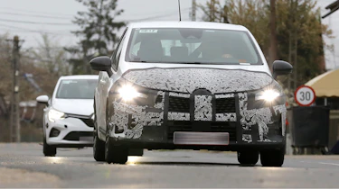 2023 Renault Clio facelift (camouflaged) - front