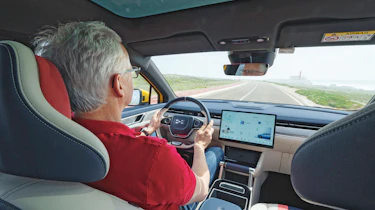 Aiways U6 - over-shoulder driving