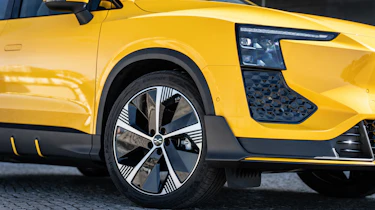 Aiways U6 - headlight and front quarter