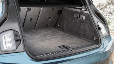 BMW iX - boot