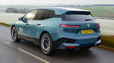 BMW iX - rear tracking