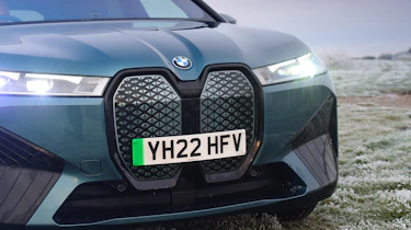 BMW iX - front grille
