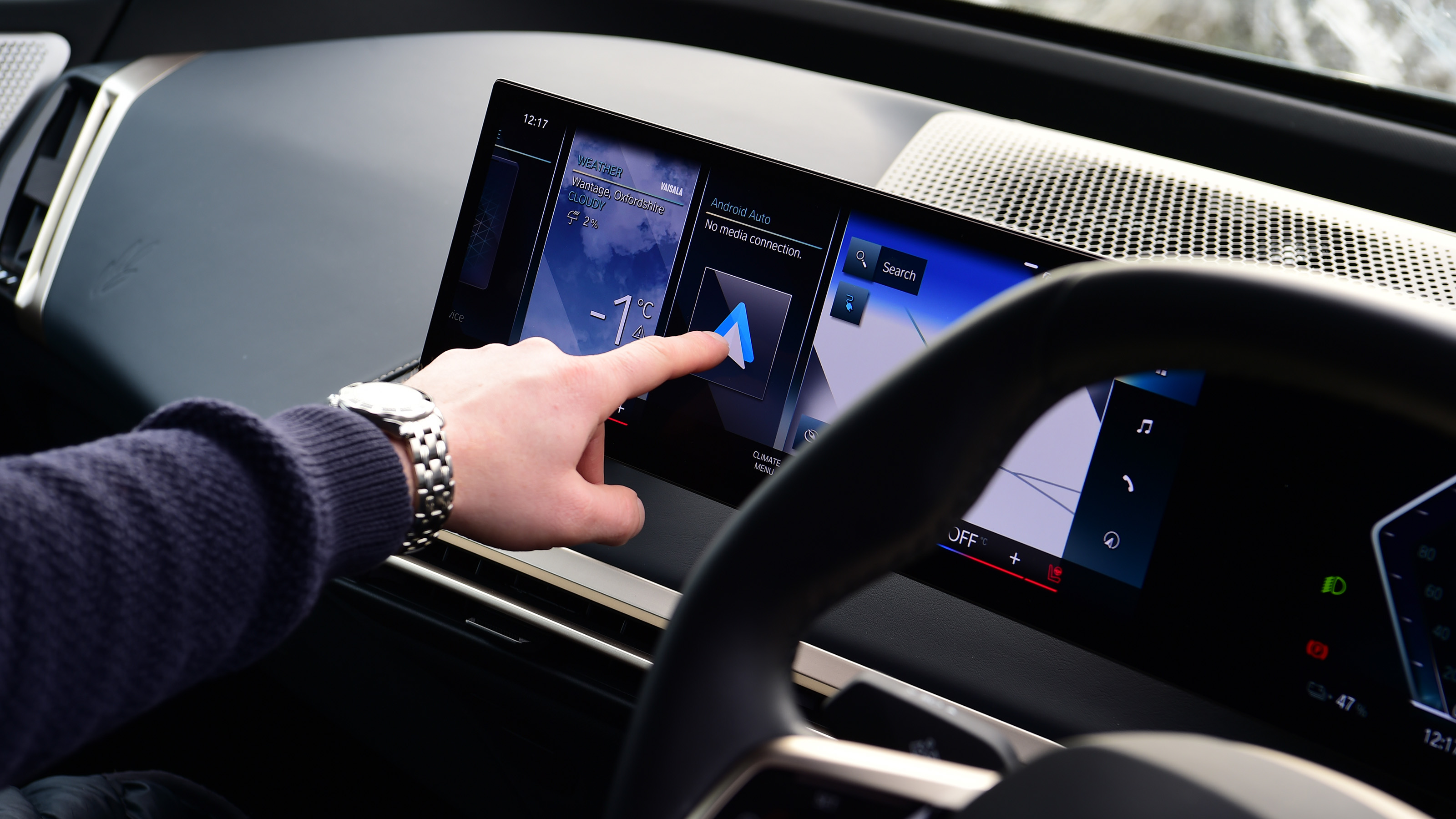 BMW iX - touchscreen