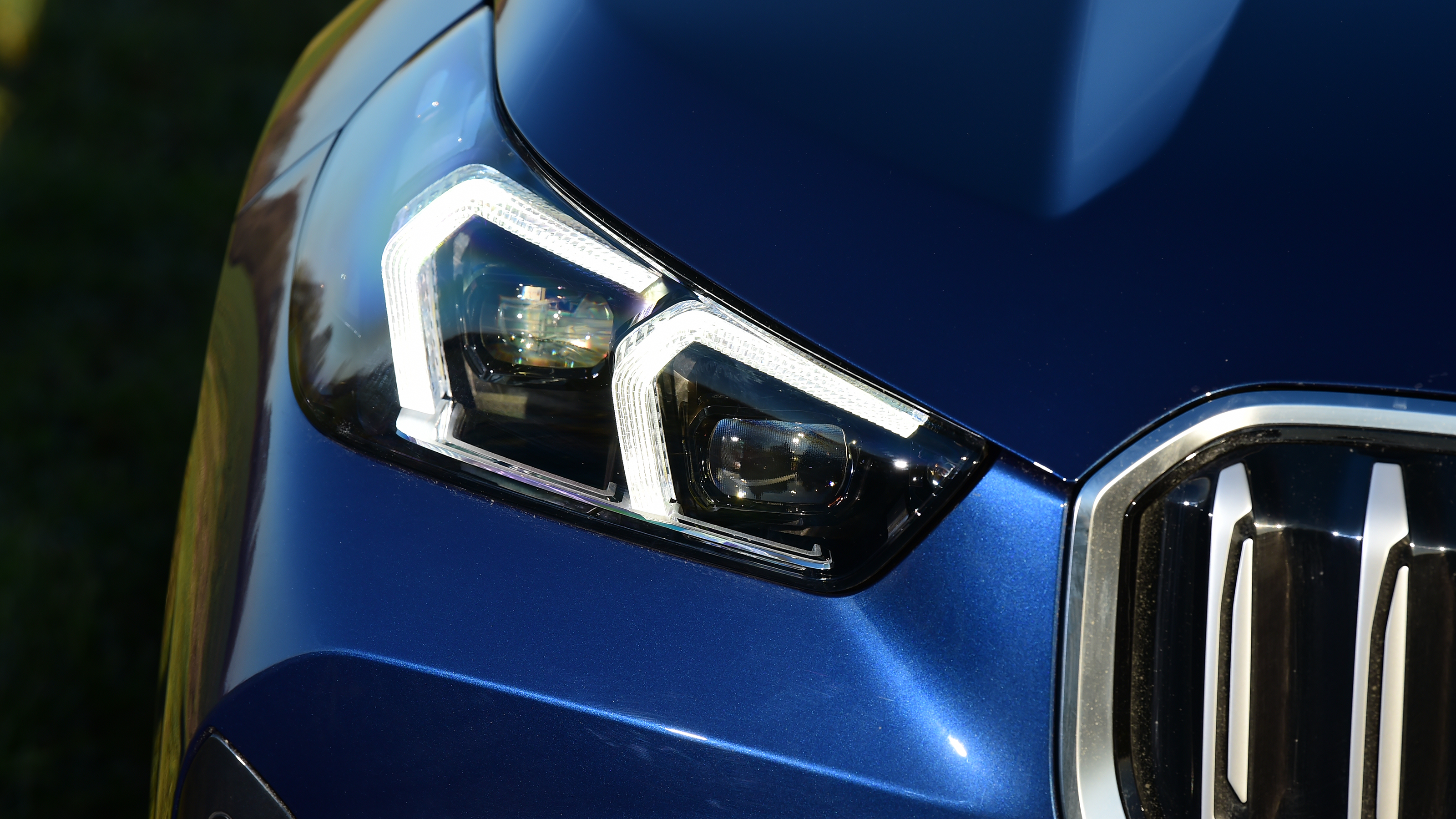 BMW iX1 - headlight