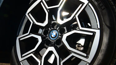 BMW iX1 - wheel