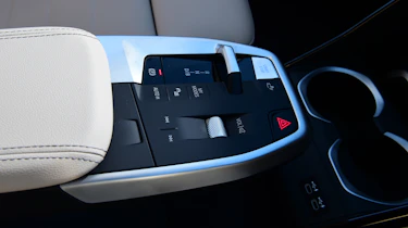 BMW iX1 - gear selector