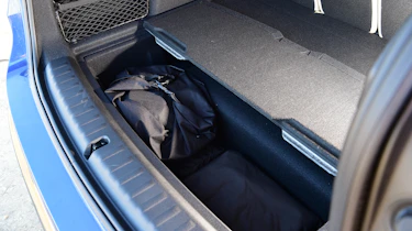 BMW iX1 - underfloor cable storage