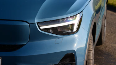 Volvo C40 - headlight